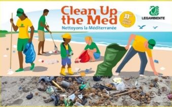 Il lavoro per tenere le spiagge pulite e realtà