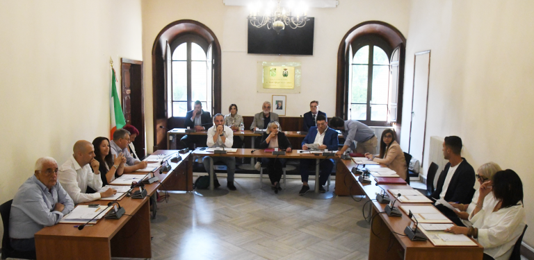 consiglio comunale a Montignoso