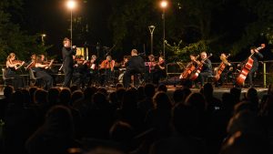 palco e, orchestra e pubblico del Festival Sinfonico di Massa organizzato da Paolo Biancalana