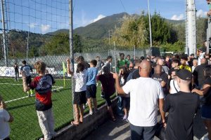 Confronto ultras calciatori della Massese
