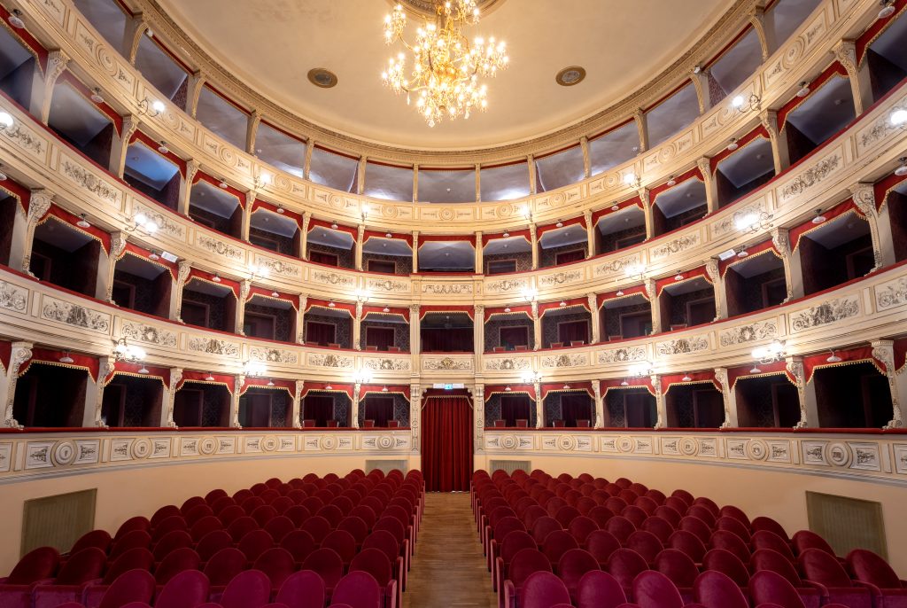 teatro guglielmi IMMAGINE PRESA DAL WEB